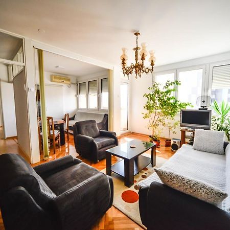 Apartman Centar Lux Apartment Pirot Ngoại thất bức ảnh