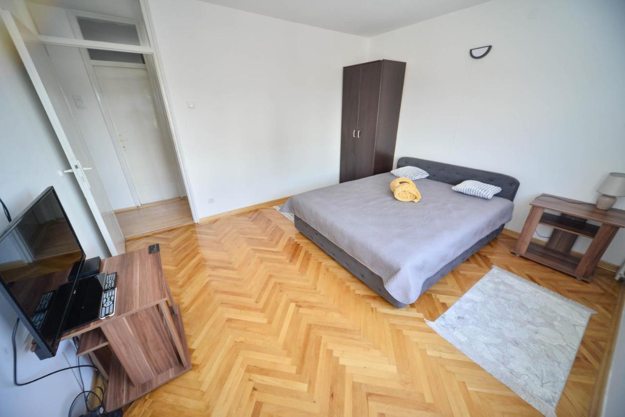 Apartman Centar Lux Pirot Ngoại thất bức ảnh